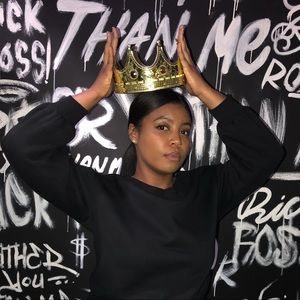 Meet your Posher, Nekhena